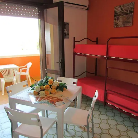Apartment In 34097